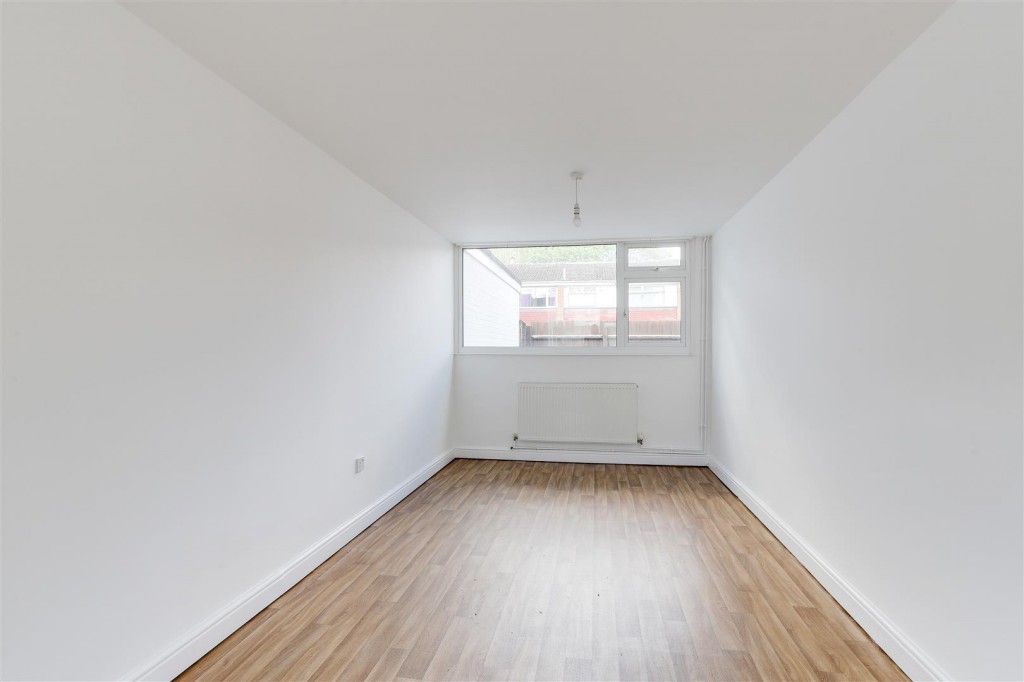 Glenlivet Gardens, Clifton, Nottingham, NG11 8QB