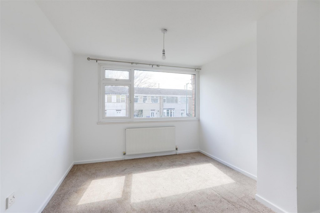 Glenlivet Gardens, Clifton, Nottingham, NG11 8QB