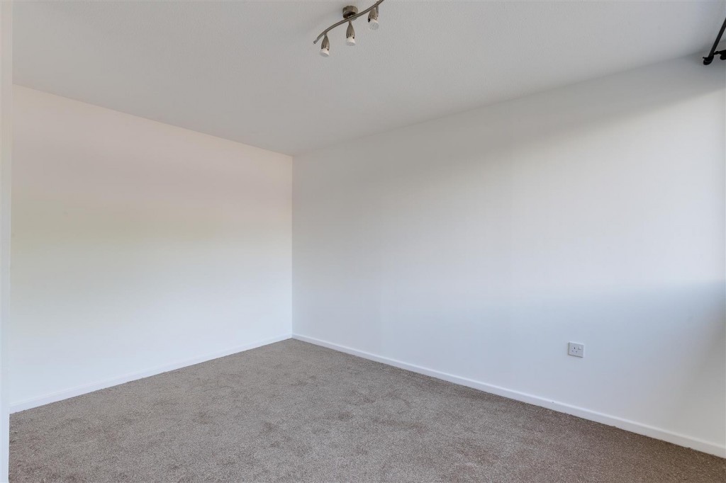 Glenlivet Gardens, Clifton, Nottingham, NG11 8QB