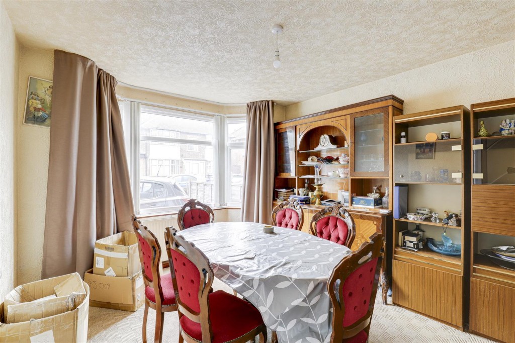 Newlyn Drive, Aspley, Nottinghamshire, NG8 5GX