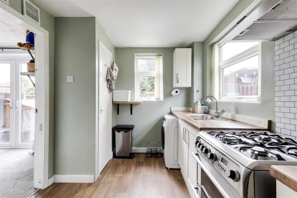Broadwood Road, Bestwood Park, Nottinghamshire, NG5 5QF