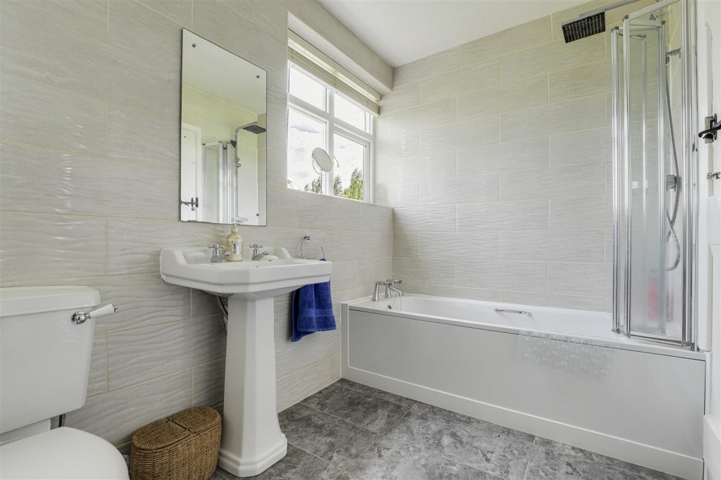 Old Melton Road, Keyworth, Nottinghamshire, NG12 5NN