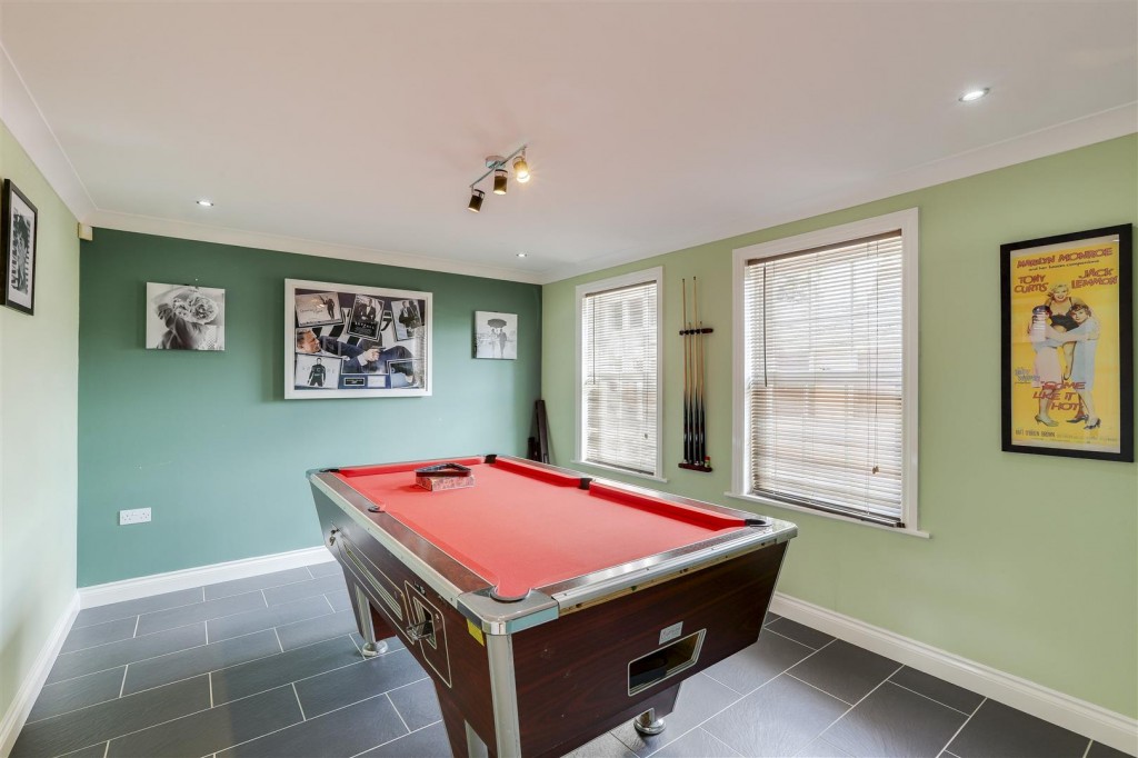 Meadow Close, Breaston, Derbyshire, DE72 3EL