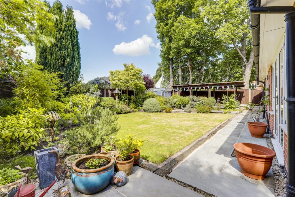 Meadow Close, Breaston, Derbyshire, DE72 3EL
