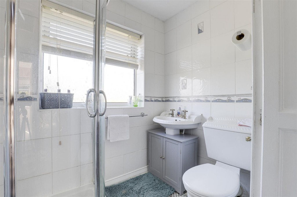 Lavender Crescent, Carlton, Nottinghamshire, NG4 3QY