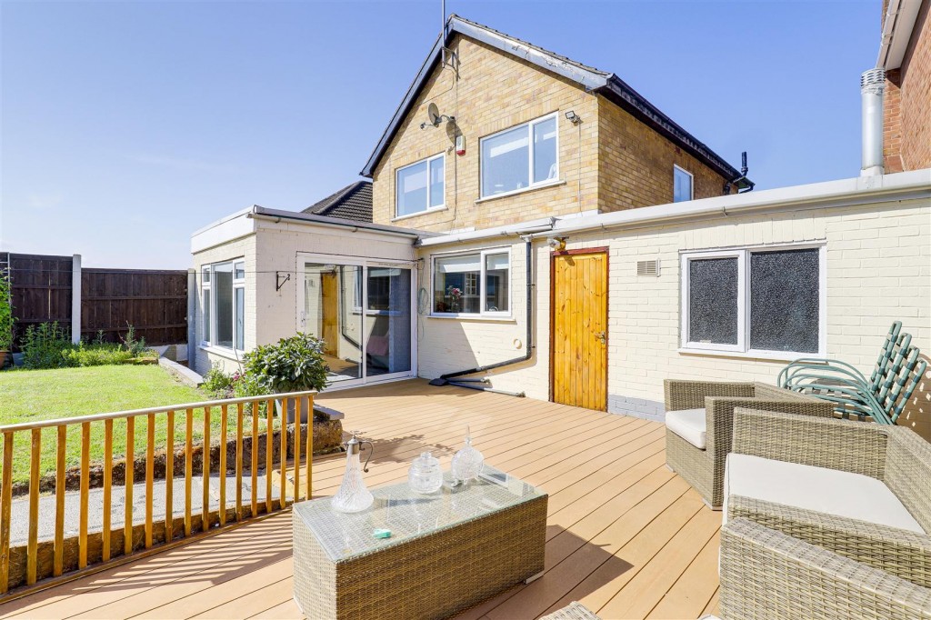 Lavender Crescent, Carlton, Nottinghamshire, NG4 3QY