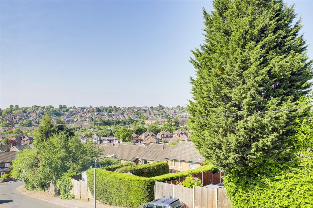 Lavender Crescent, Carlton, Nottinghamshire, NG4 3QY