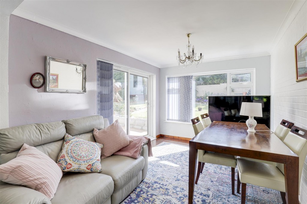 Lavender Crescent, Carlton, Nottinghamshire, NG4 3QY