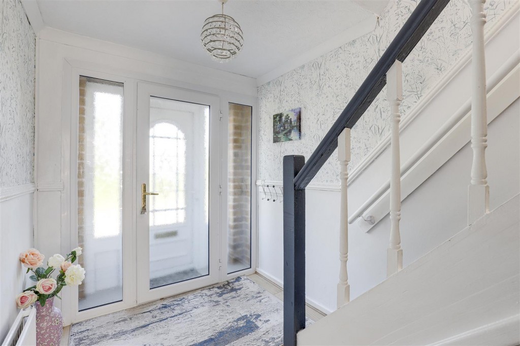 Lavender Crescent, Carlton, Nottinghamshire, NG4 3QY