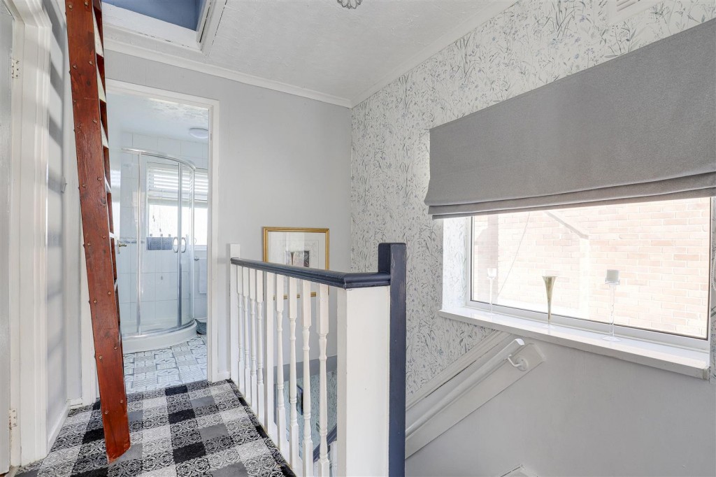 Lavender Crescent, Carlton, Nottinghamshire, NG4 3QY