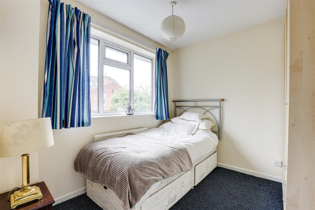 St. Albans Road, Arnold, Nottinghamshire, NG5 6GT