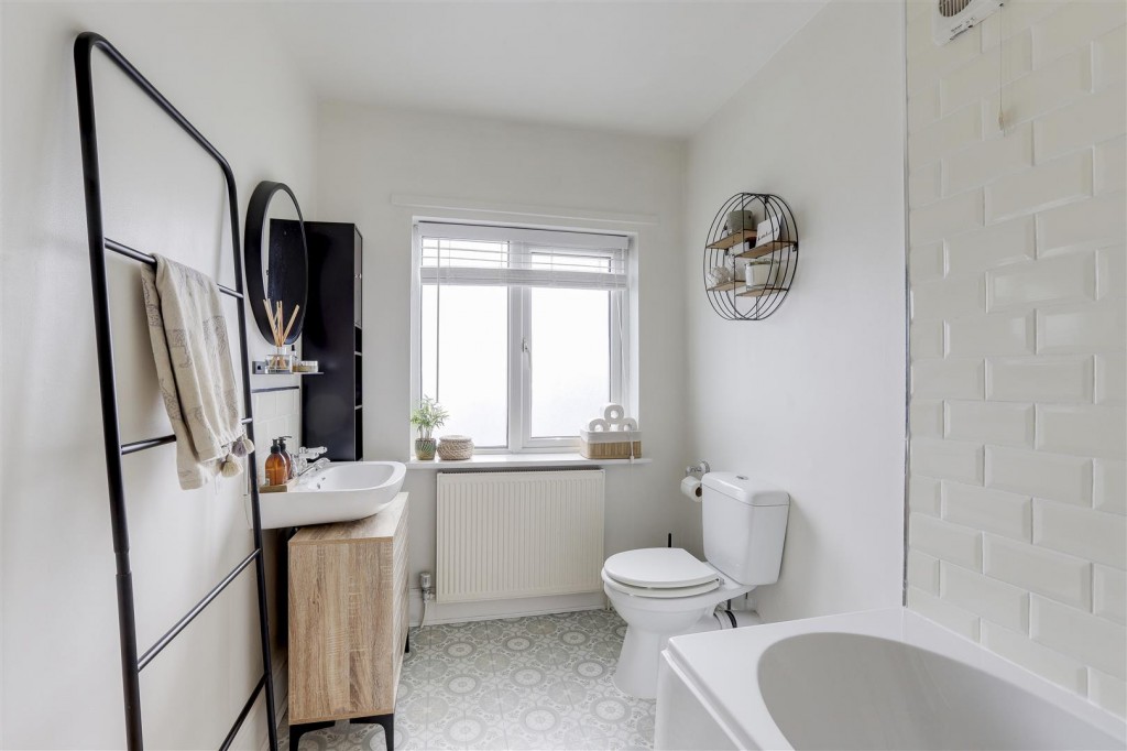 Carrfield Avenue, Toton, Nottinghamshire, NG9 6FE