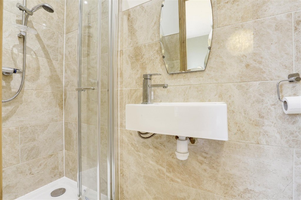 Peel Villas, Mapperley, Nottinghamshire, NG3 5HZ