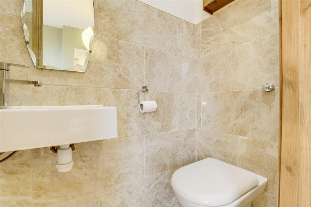 Peel Villas, Mapperley, Nottinghamshire, NG3 5HZ
