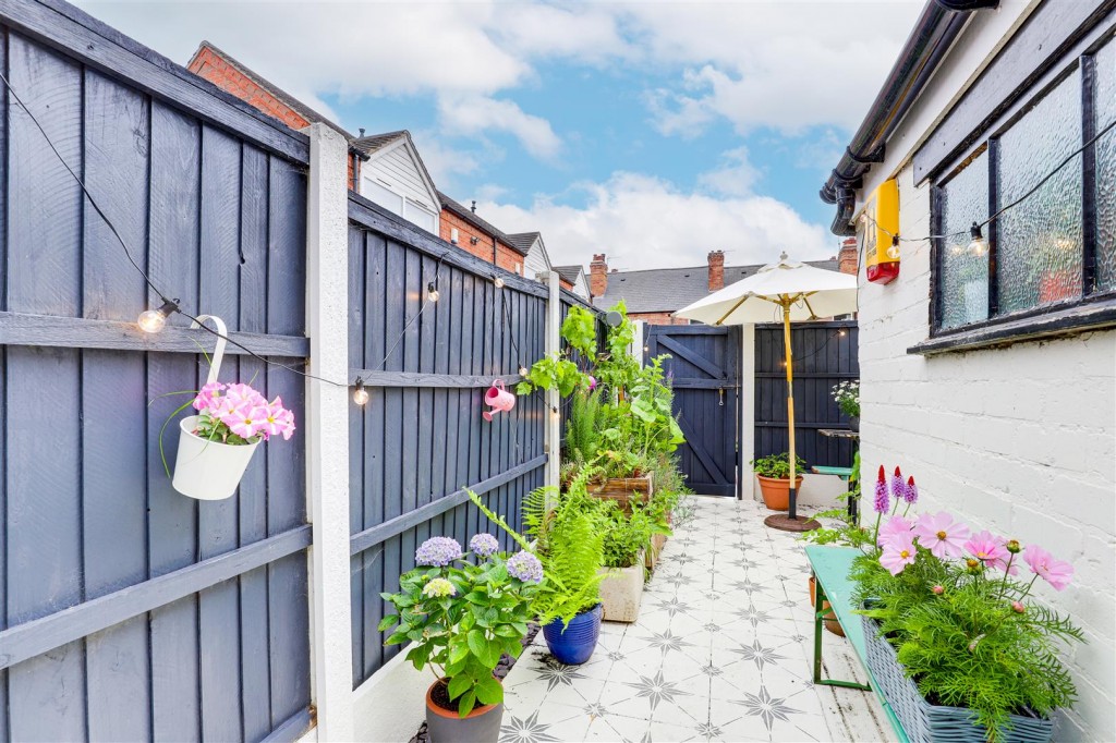 Peel Villas, Mapperley, Nottinghamshire, NG3 5HZ