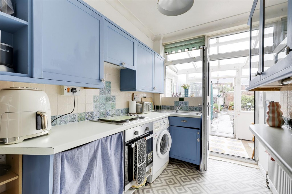 Acton Road, Arnold, Nottinghamshire, NG5 7AD