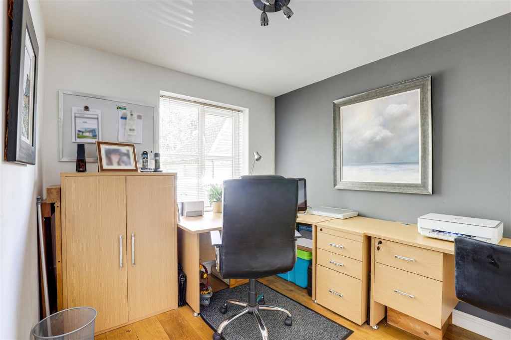 Holgate, Clifton Village, Nottinghamshire, NG11 8NH