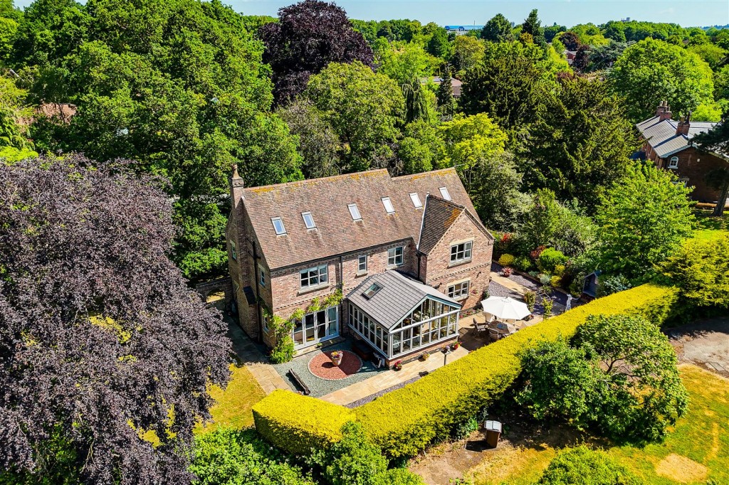 Holgate, Clifton Village, Nottinghamshire, NG11 8NH