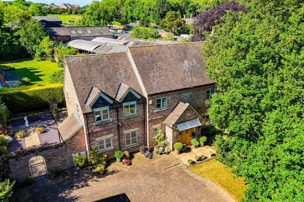 Holgate, Clifton Village, Nottinghamshire, NG11 8NH