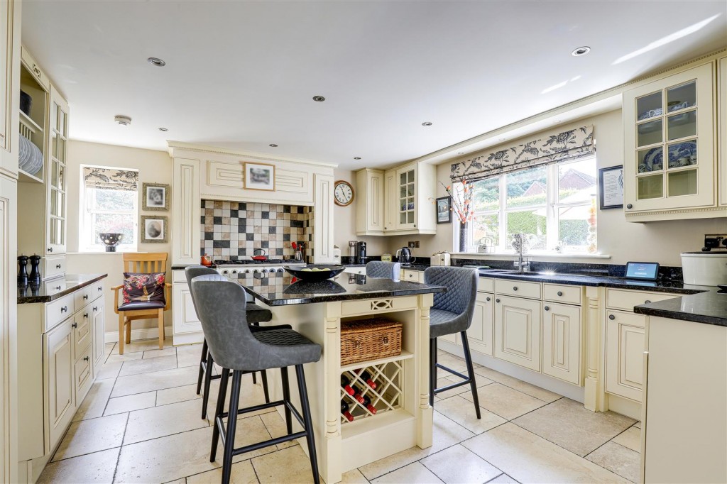 Holgate, Clifton Village, Nottinghamshire, NG11 8NH