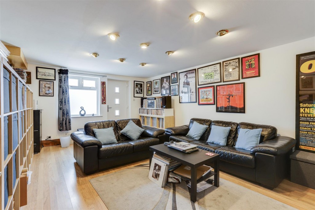 Thorneywood Road, Long Eaton, Derbyshire, NG10 2DZ