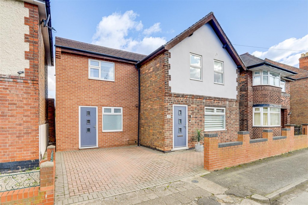 Thorneywood Road, Long Eaton, Derbyshire, NG10 2DZ