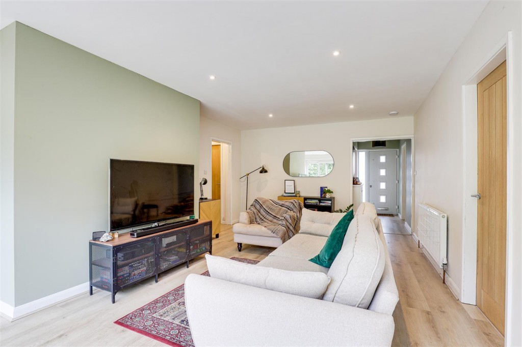 Cherrywood Gardens, Carlton, Nottinghamshire, NG3 6LS