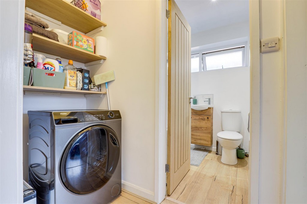 Cherrywood Gardens, Carlton, Nottinghamshire, NG3 6LS