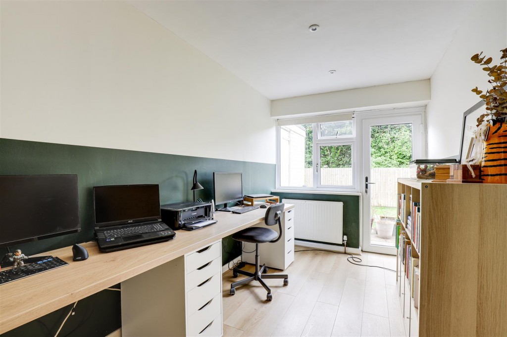 Cherrywood Gardens, Carlton, Nottinghamshire, NG3 6LS