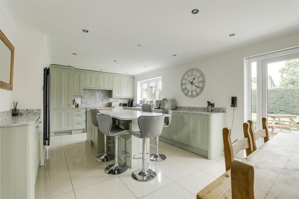 Cranberry Close, West Bridgford, Nottinghamshire, NG2 7TQ
