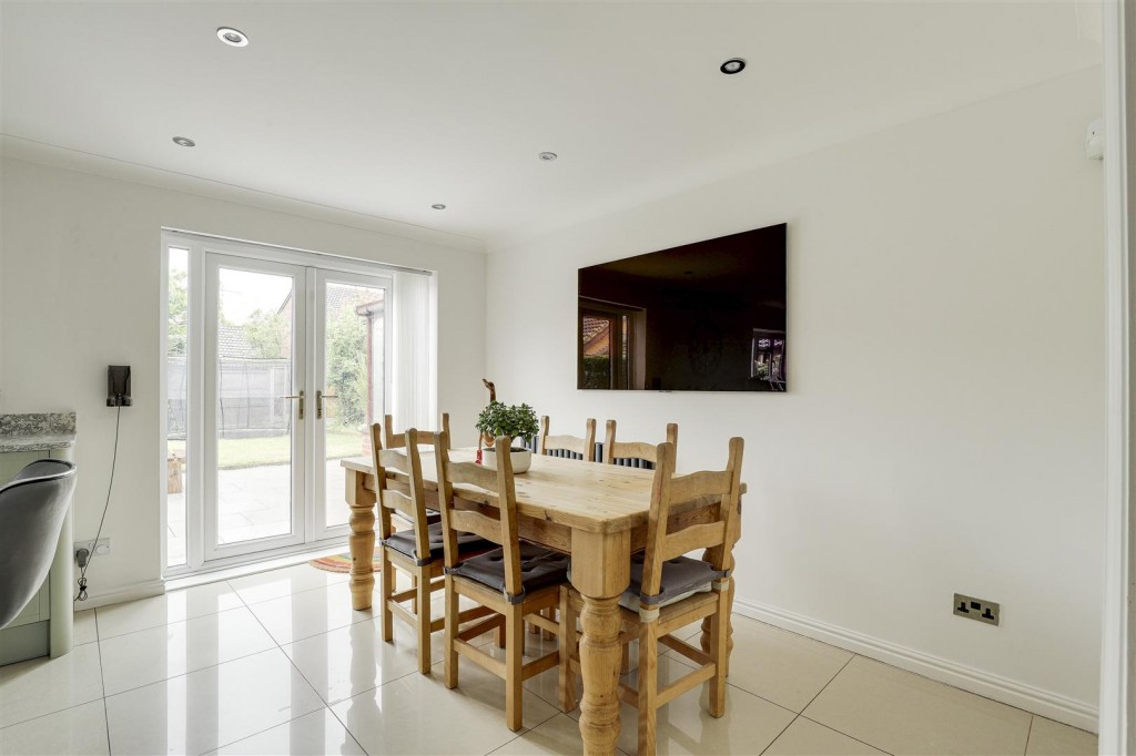 Cranberry Close, West Bridgford, Nottinghamshire, NG2 7TQ