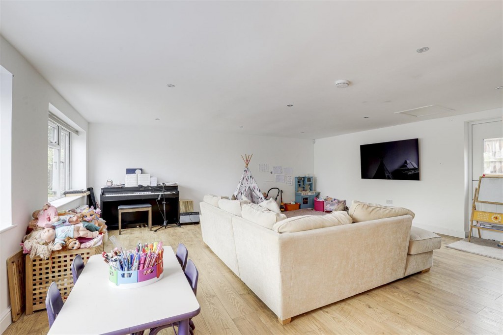 Cranberry Close, West Bridgford, Nottinghamshire, NG2 7TQ