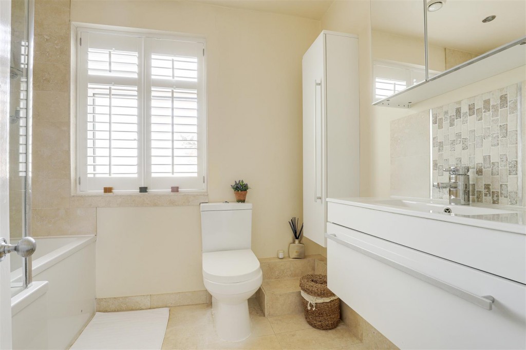 Lady Bay Road, West Bridgford, Nottinghamshire, NG2 5BJ