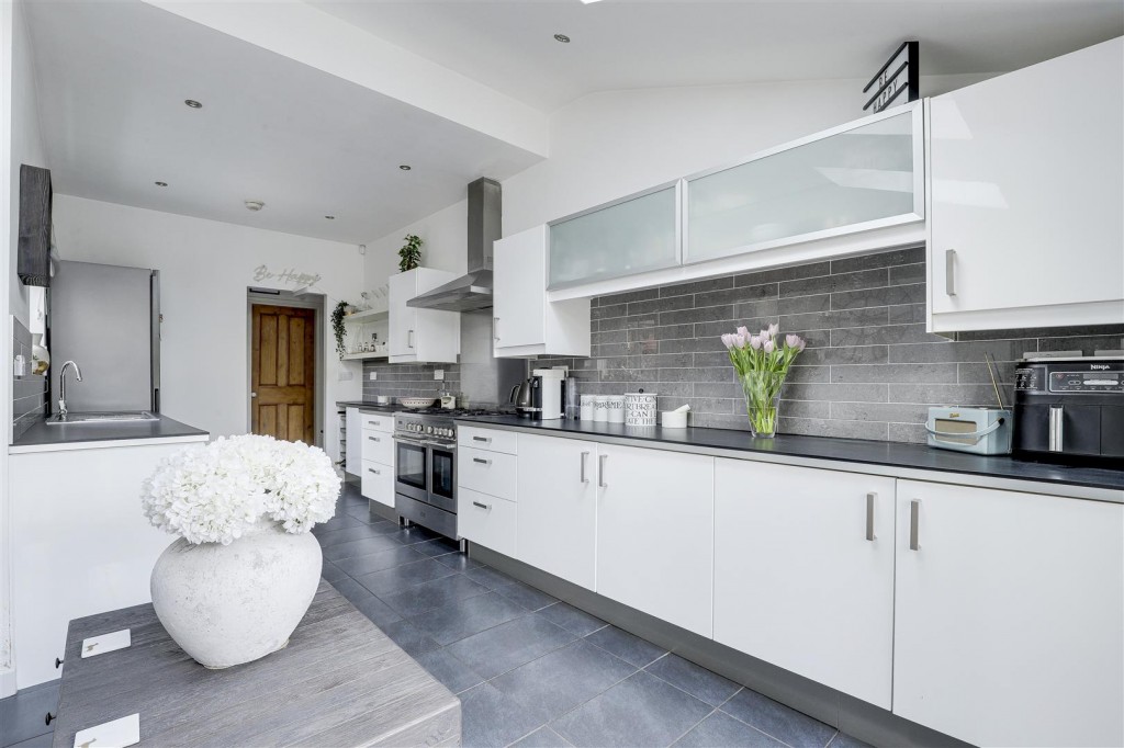 Lady Bay Road, West Bridgford, Nottinghamshire, NG2 5BJ
