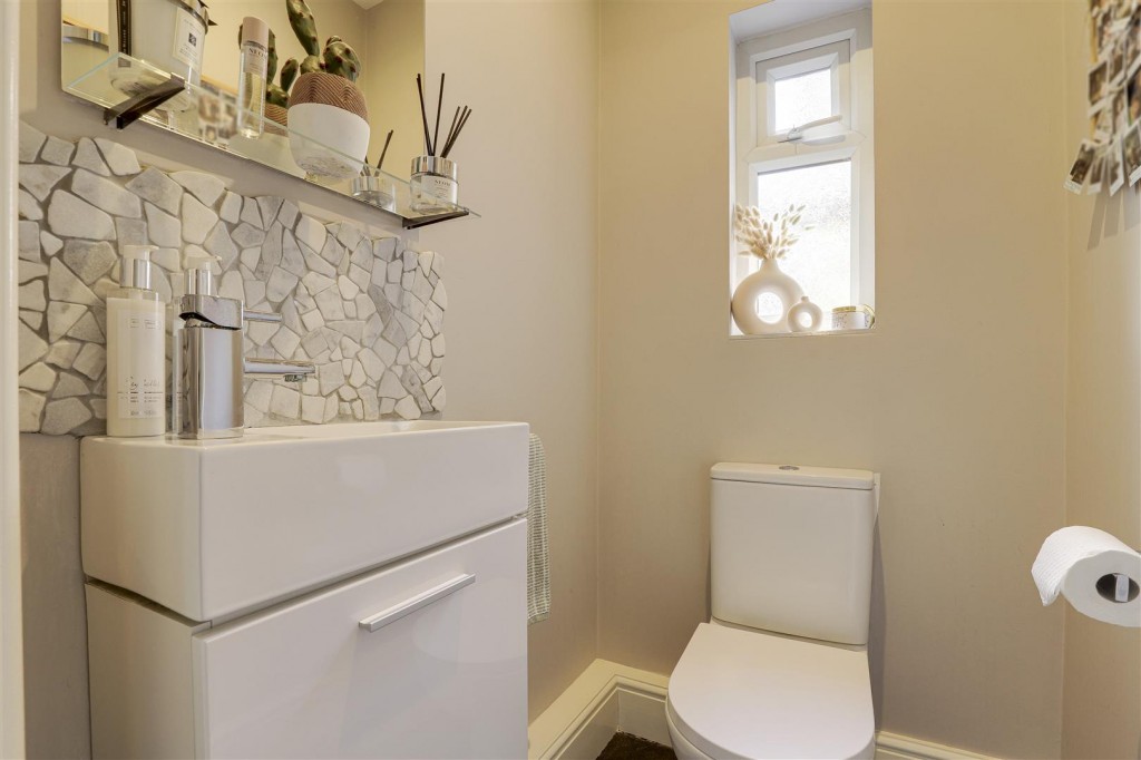 Lady Bay Road, West Bridgford, Nottinghamshire, NG2 5BJ