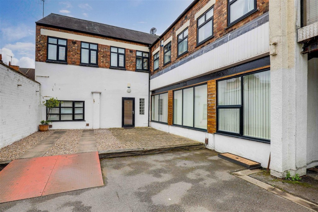 Hucknall Road, Sherwood, Nottinghamshire, NG5 1FG