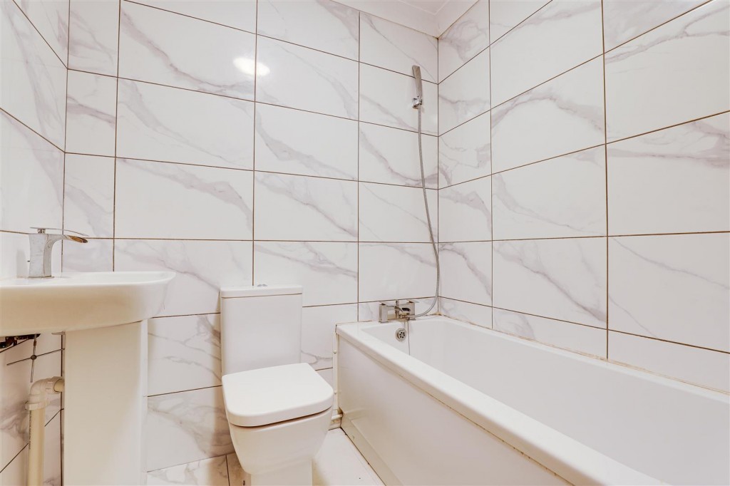 Hucknall Road, Sherwood, Nottinghamshire, NG5 1FG