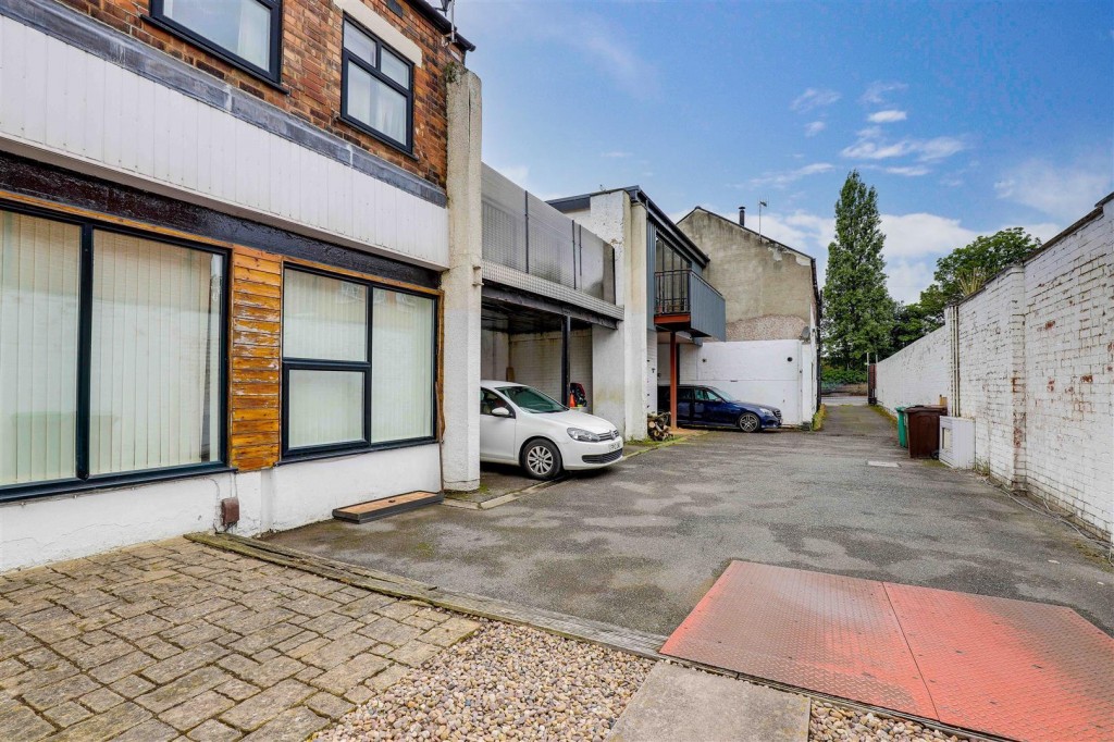Hucknall Road, Sherwood, Nottinghamshire, NG5 1FG