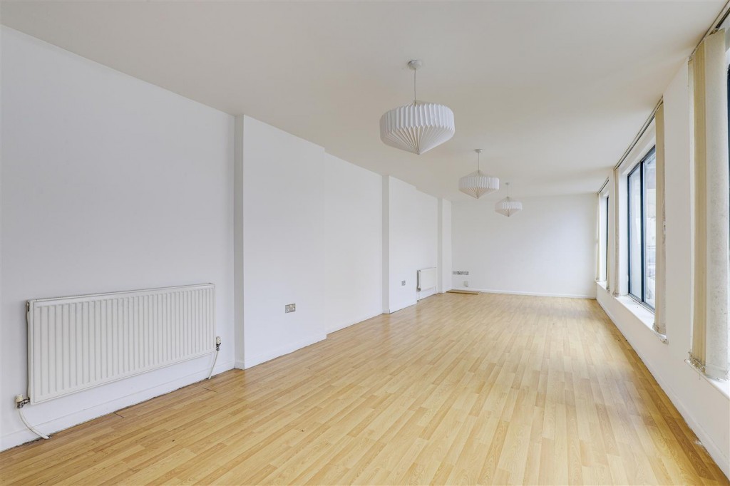 Hucknall Road, Sherwood, Nottinghamshire, NG5 1FG
