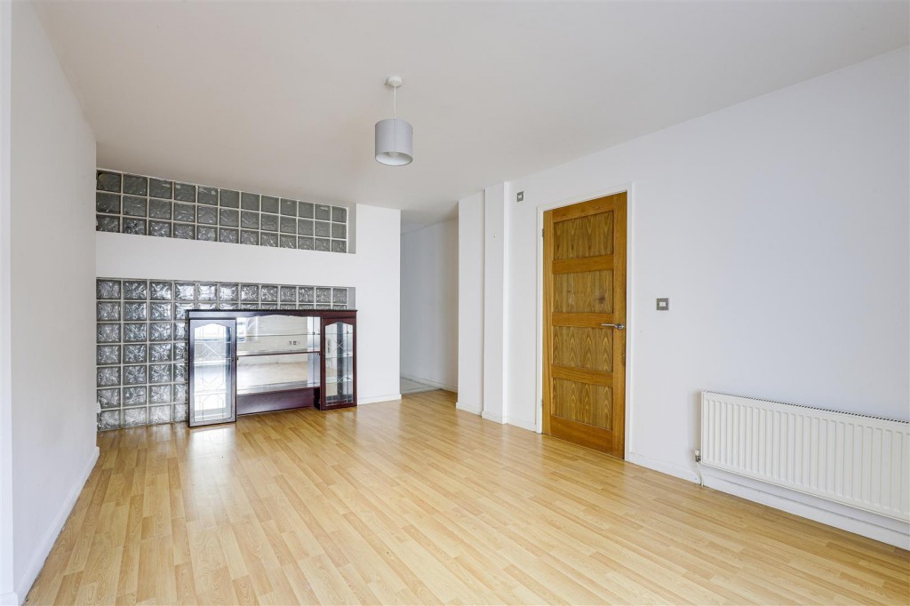 Hucknall Road, Sherwood, Nottinghamshire, NG5 1FG