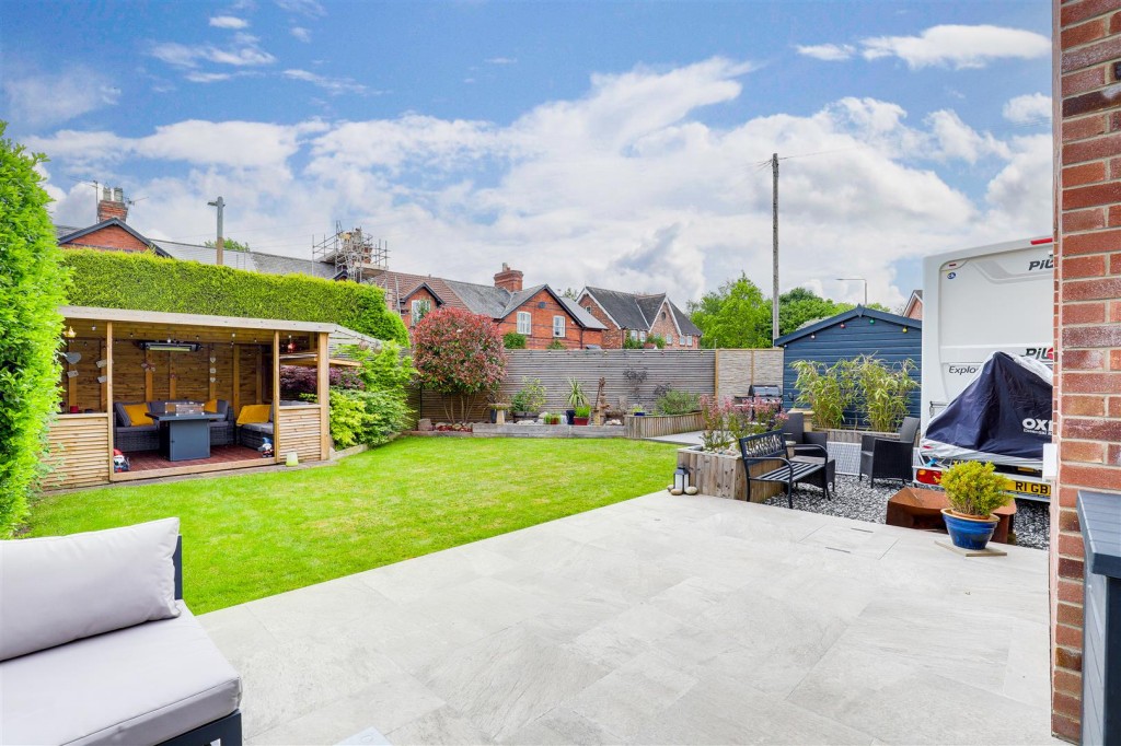 Walk Mill Drive, Hucknall, Nottinghamshire, NG15 8BY