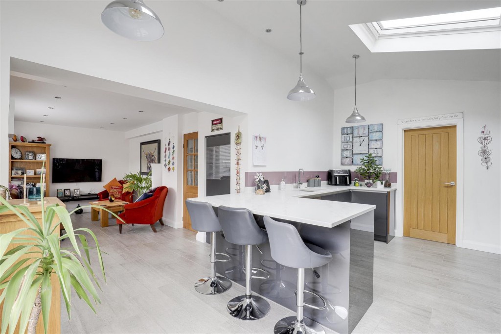 Walk Mill Drive, Hucknall, Nottinghamshire, NG15 8BY