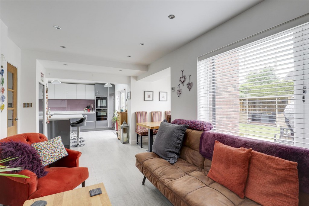 Walk Mill Drive, Hucknall, Nottinghamshire, NG15 8BY
