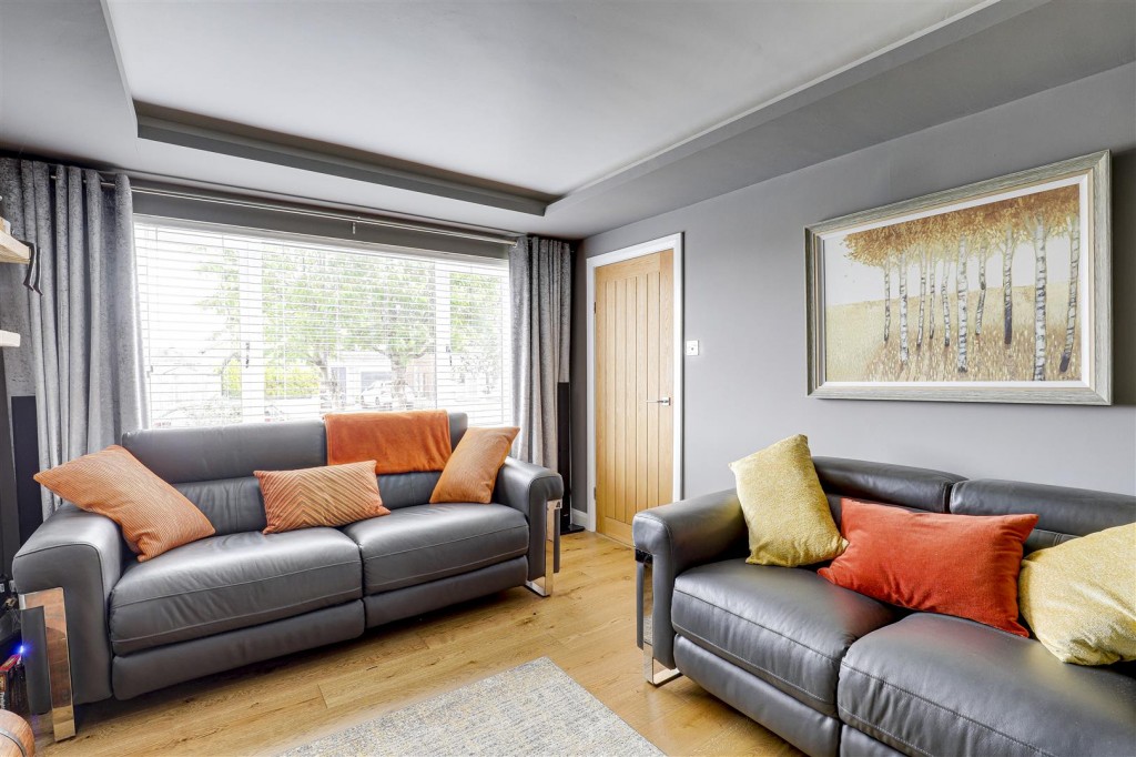 Walk Mill Drive, Hucknall, Nottinghamshire, NG15 8BY