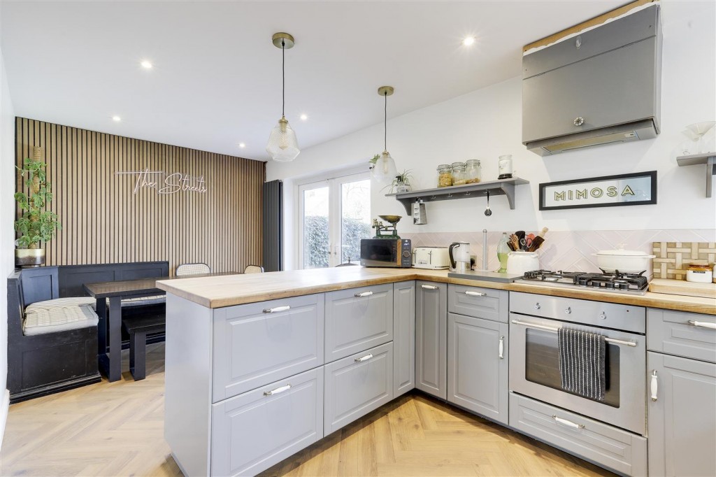 Abbots Close, Daybrook, Nottinghamshire, NG5 6AU