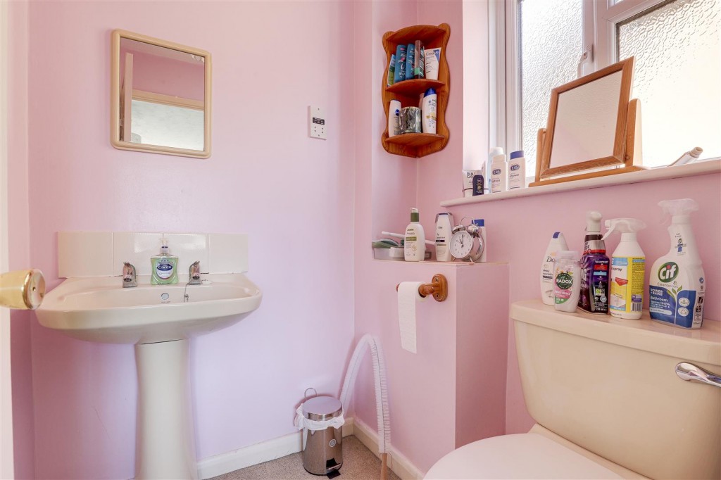 Killerton Park Drive, West Bridgford, Nottinghamshire, NG2 7BS