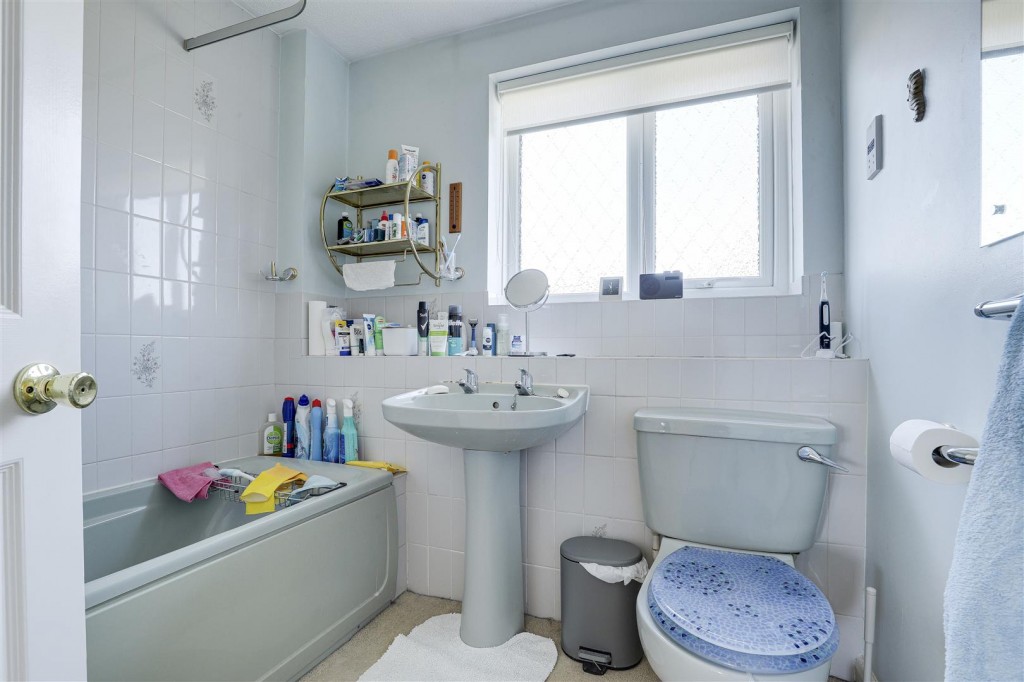 Killerton Park Drive, West Bridgford, Nottinghamshire, NG2 7BS
