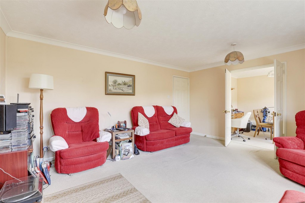 Killerton Park Drive, West Bridgford, Nottinghamshire, NG2 7BS