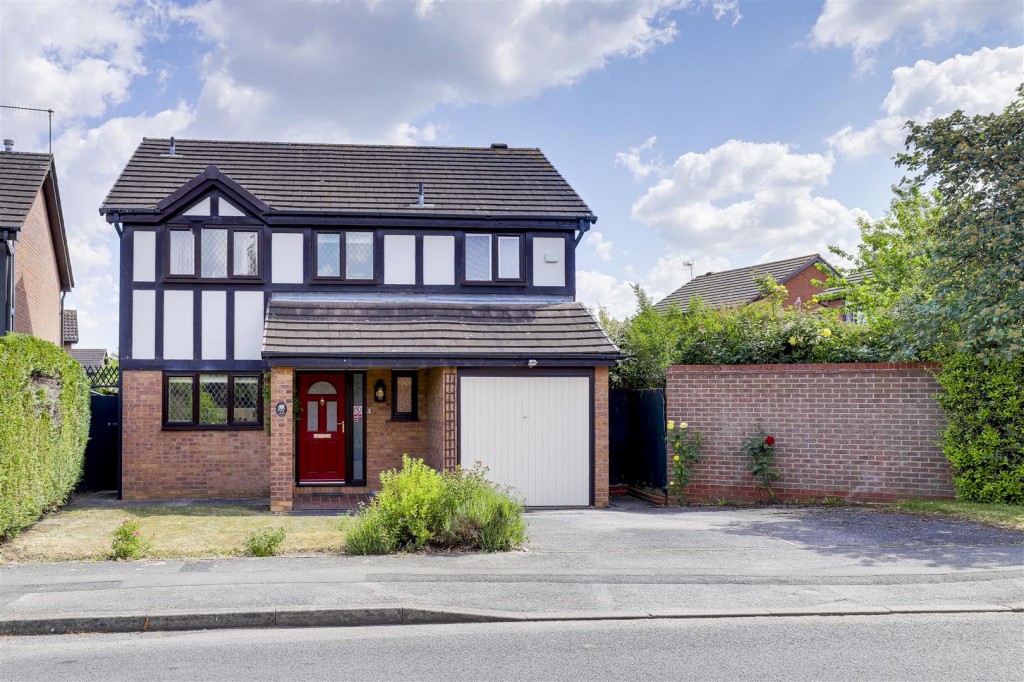 Killerton Park Drive, West Bridgford, Nottinghamshire, NG2 7BS