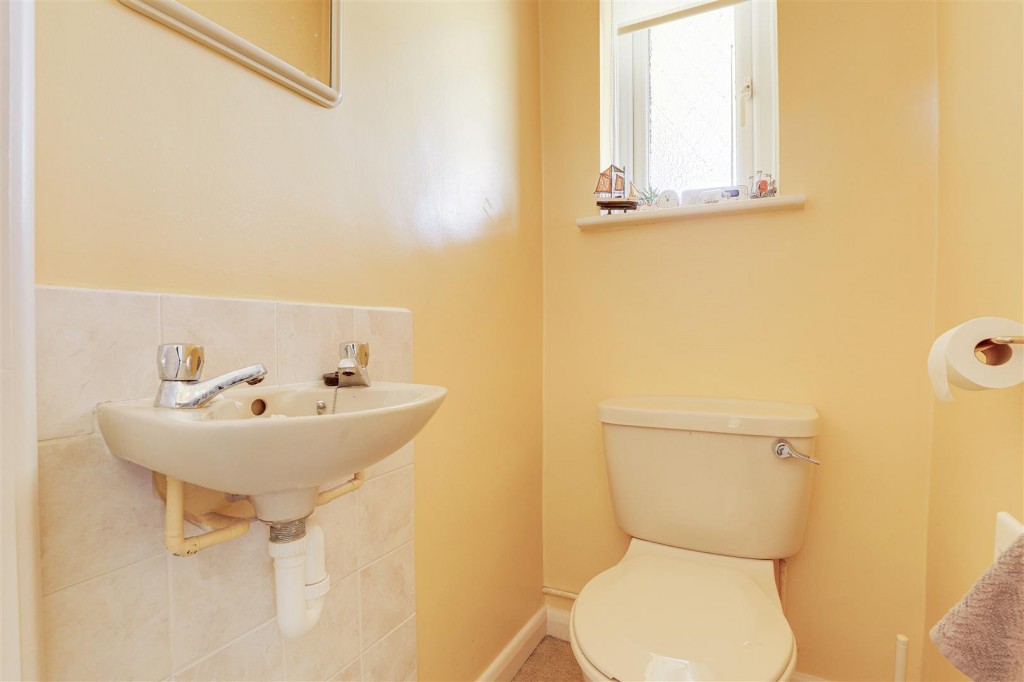 Killerton Park Drive, West Bridgford, Nottinghamshire, NG2 7BS